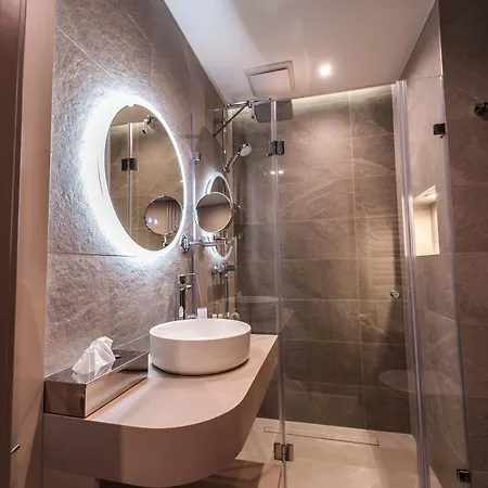 Rokusfalvy Borhotel Es Fogado