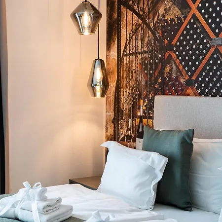Rokusfalvy Borhotel Es Fogado 宾馆 艾杰克