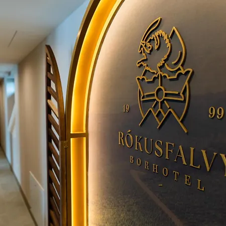 Rokusfalvy Borhotel Es Fogado 艾杰克