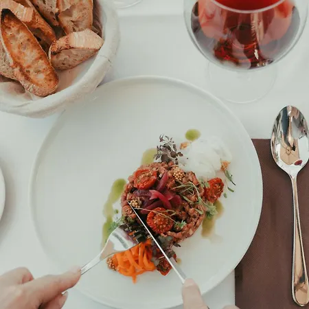 Rokusfalvy Borhotel Es Fogado 宾馆 艾杰克