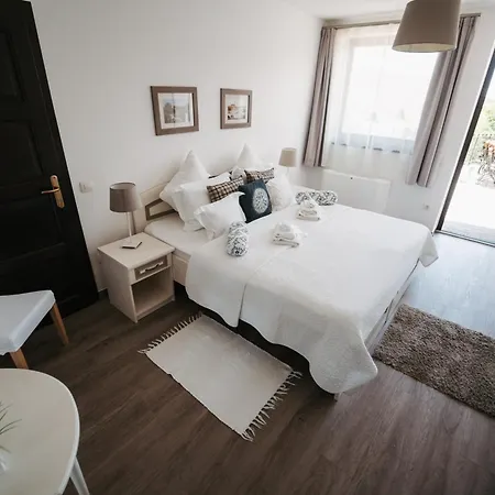 Rokusfalvy Borhotel Es Fogado 艾杰克
