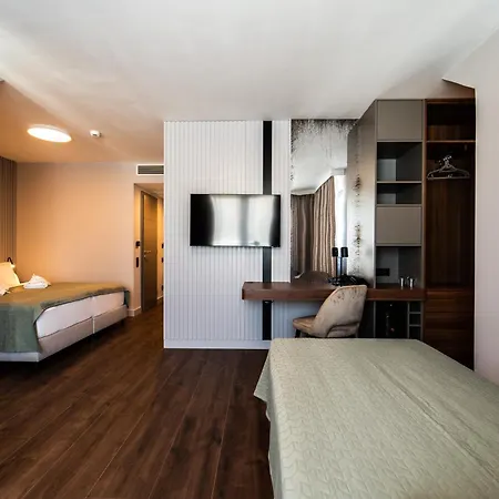 Rokusfalvy Borhotel Es Fogado *