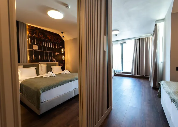 Rokusfalvy Borhotel Es Fogado * إتيك