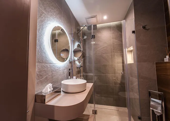 Rokusfalvy Borhotel Es Fogado