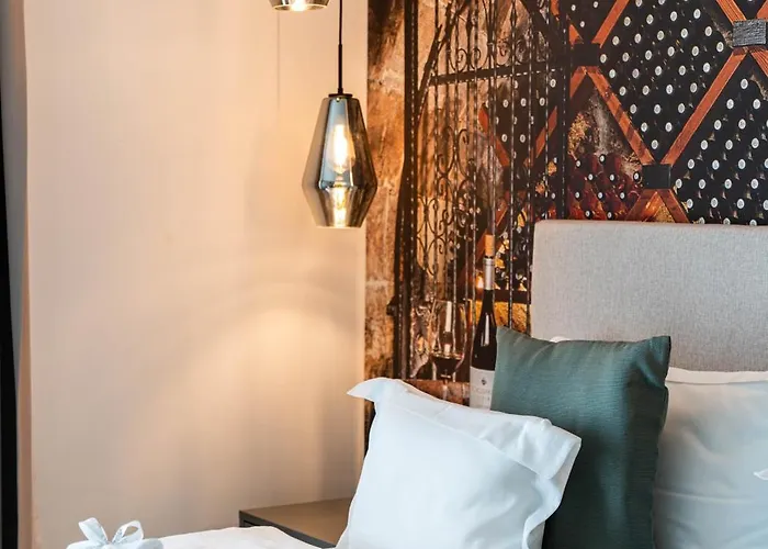 Rokusfalvy Borhotel Es Fogado بيت ريفي إتيك