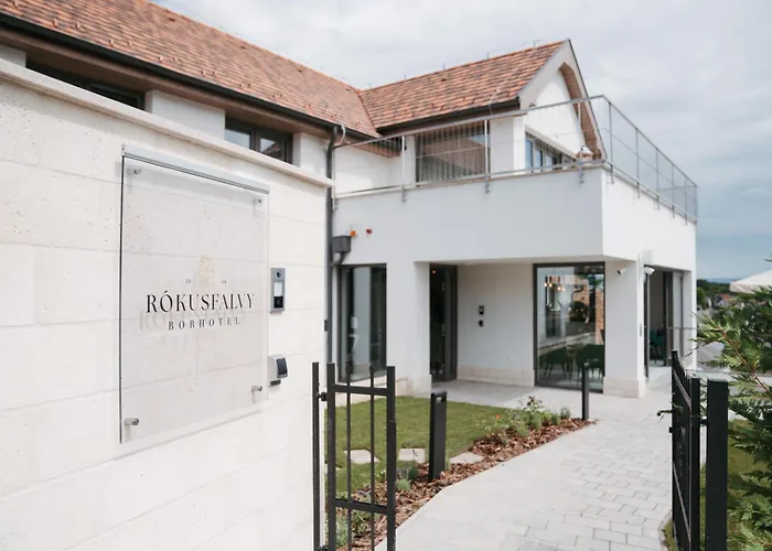 Rokusfalvy Borhotel Es Fogado