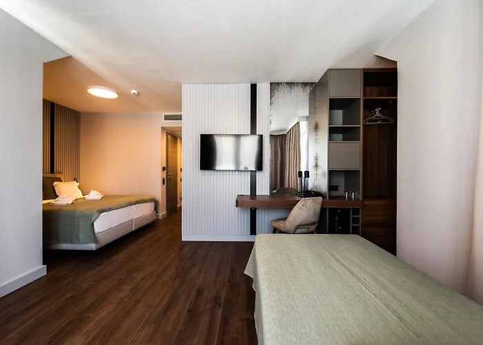 Rokusfalvy Borhotel Es Fogado *