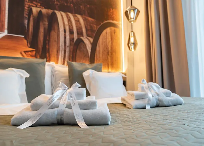 Rokusfalvy Borhotel Es Fogado بيت ريفي