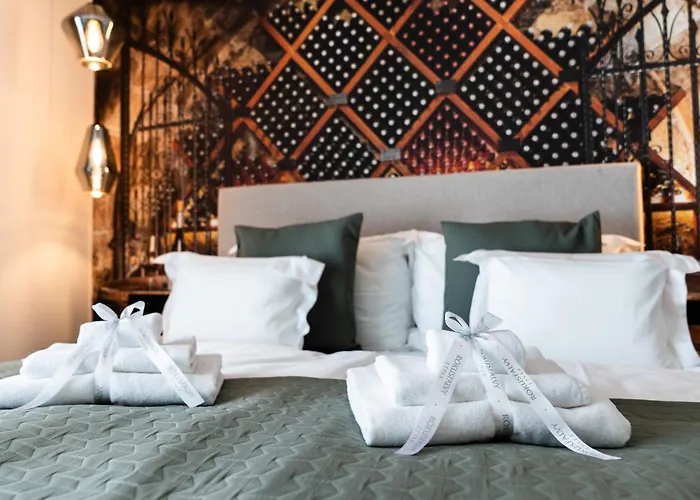 Rokusfalvy Borhotel Es Fogado بيت ريفي إتيك